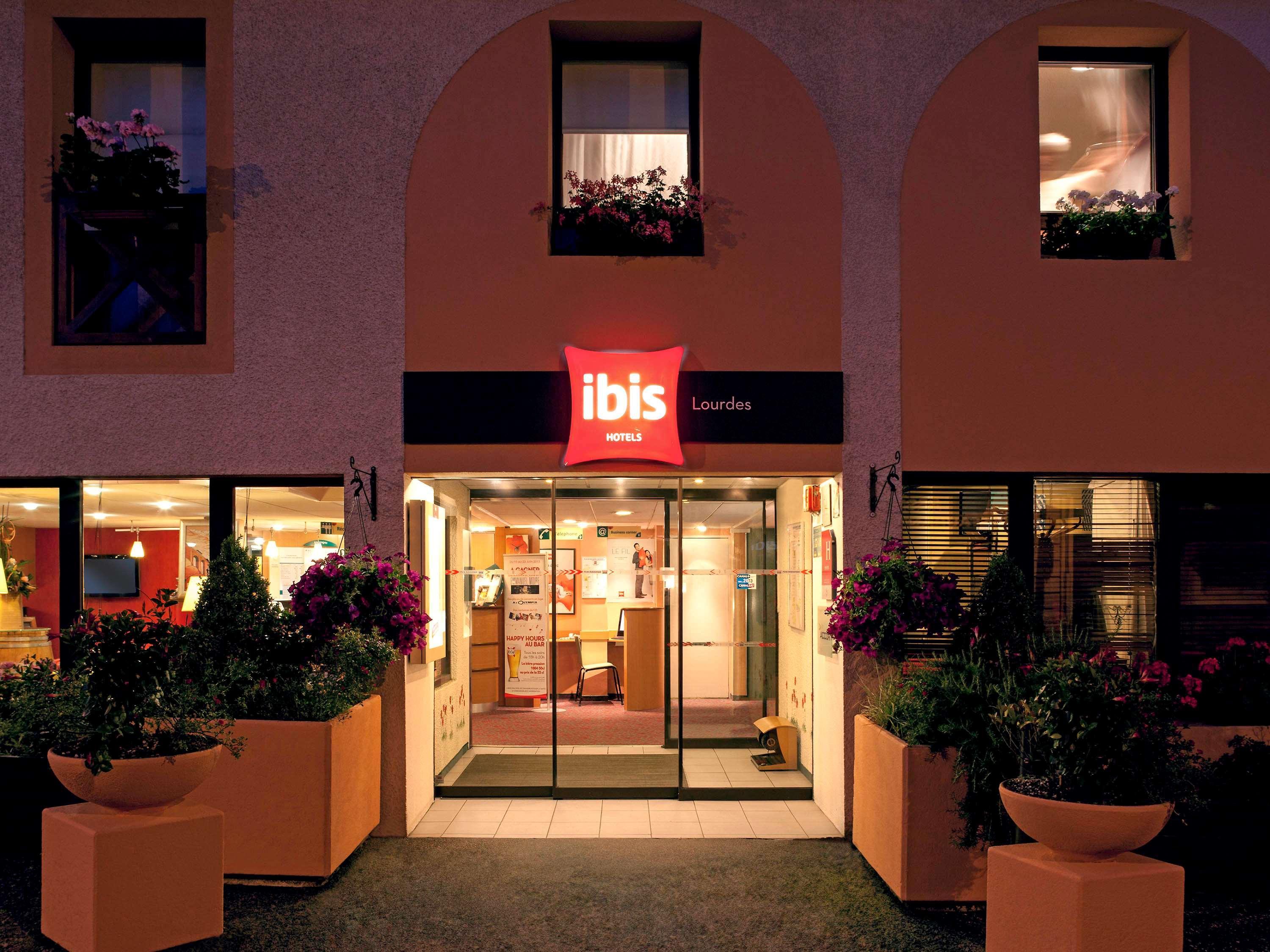 Ibis Lourdes Centre Gare Hotel Exterior photo